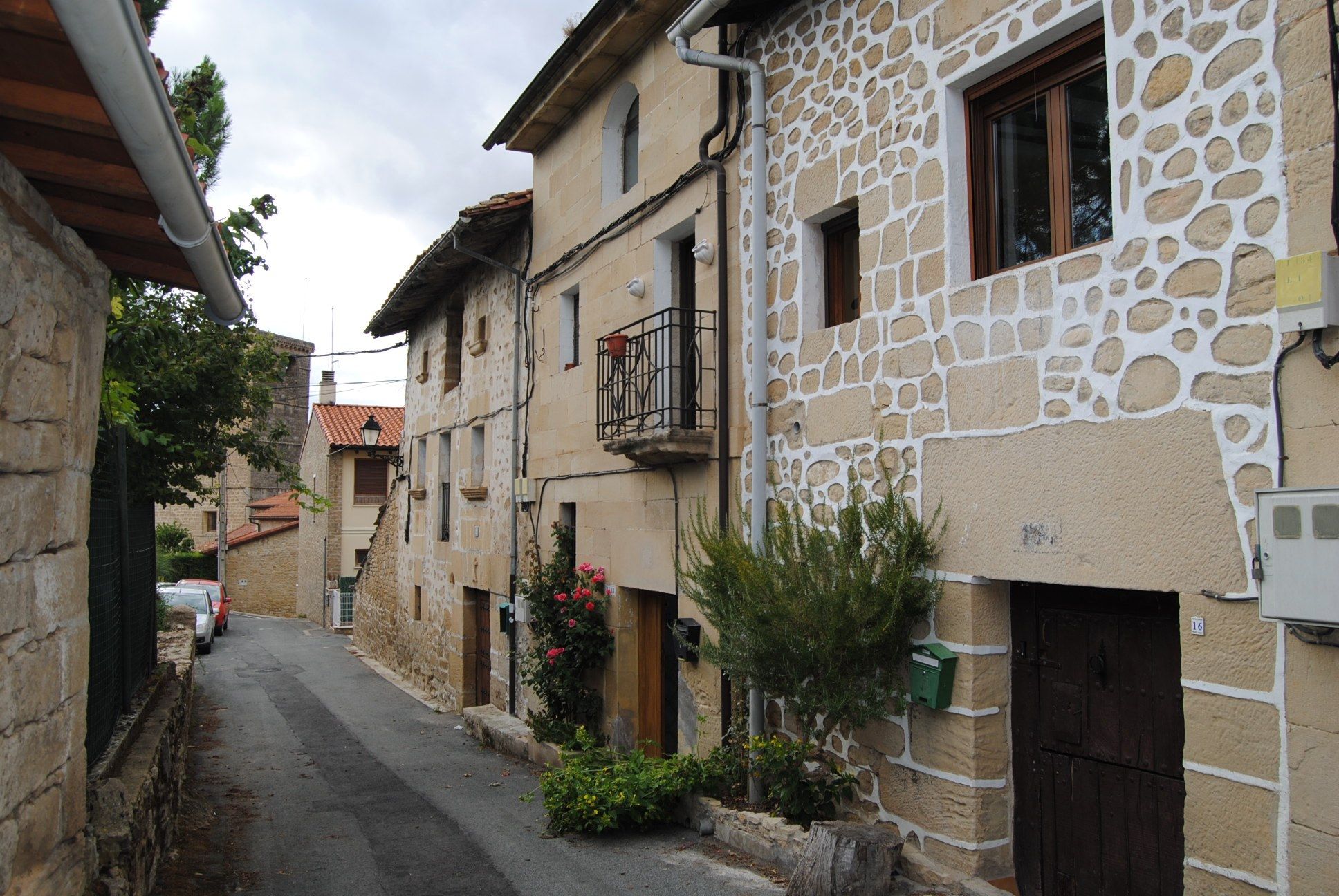 Exterior view of Single-family semi-detached for sale in Armiñón