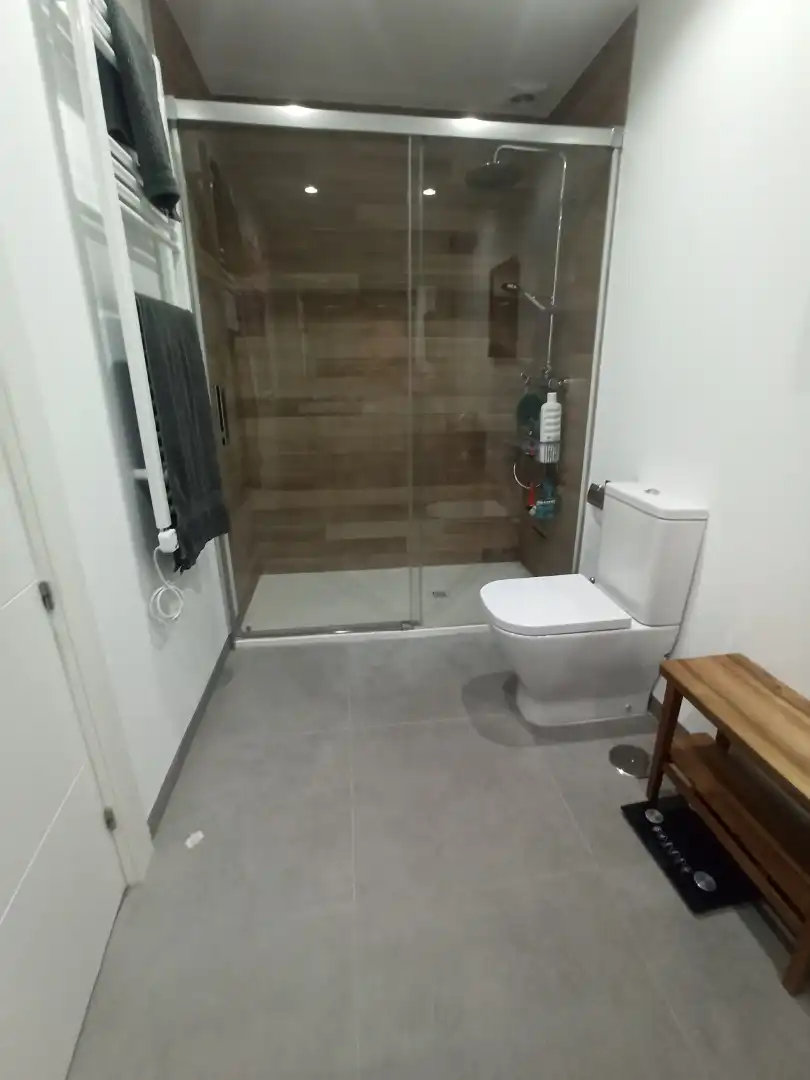 Badezimmer von Wohnung zum Verkauf in Málaga mit Klimaanlage, Terrasse und Möbliert