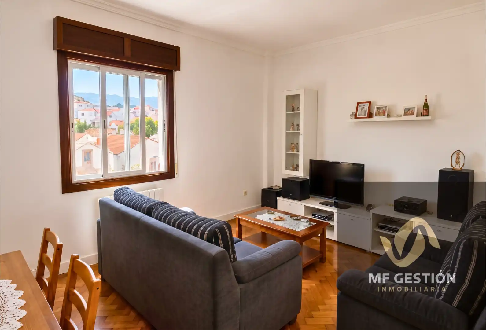 Sala de estar de Piso en venta en Vigo  con Parquet, Amueblado y Horno