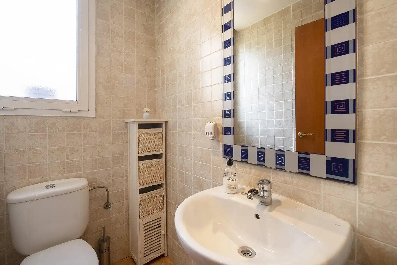 Baño de Casa adosada en venta en Sant Julià de Ramis con Aire acondicionado, Calefacción y Terraza