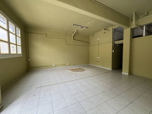 Local comercial en Venta en Carrer Anicet de Pagès en Poble Nou - Olivar Gran