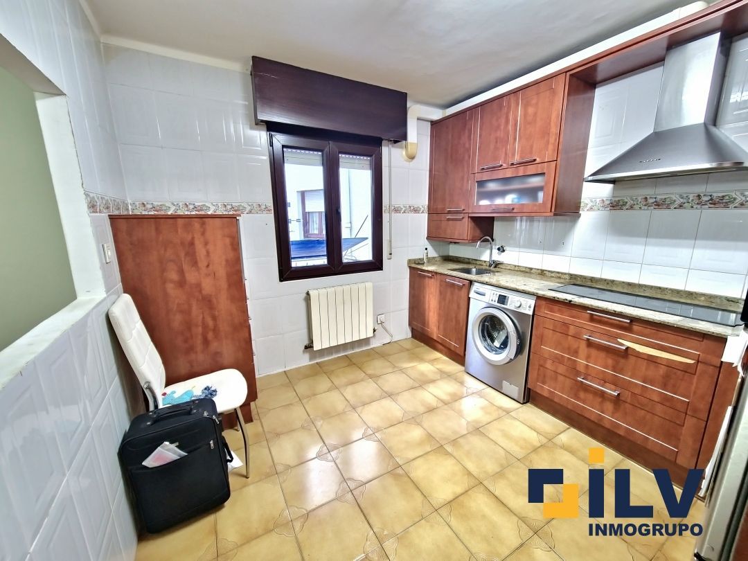 Cocina de Piso en venta en Santurtzi  con Calefacción y Balcón