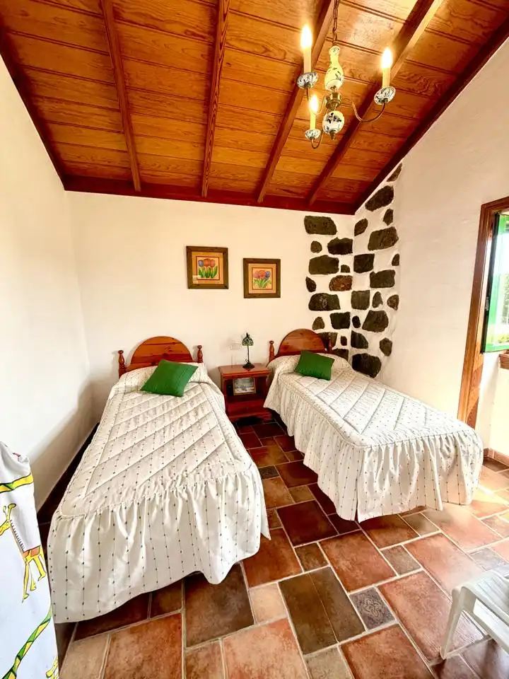 Dormitori de Finca rústica en venda en Adeje amb Jardí privat i Terrassa