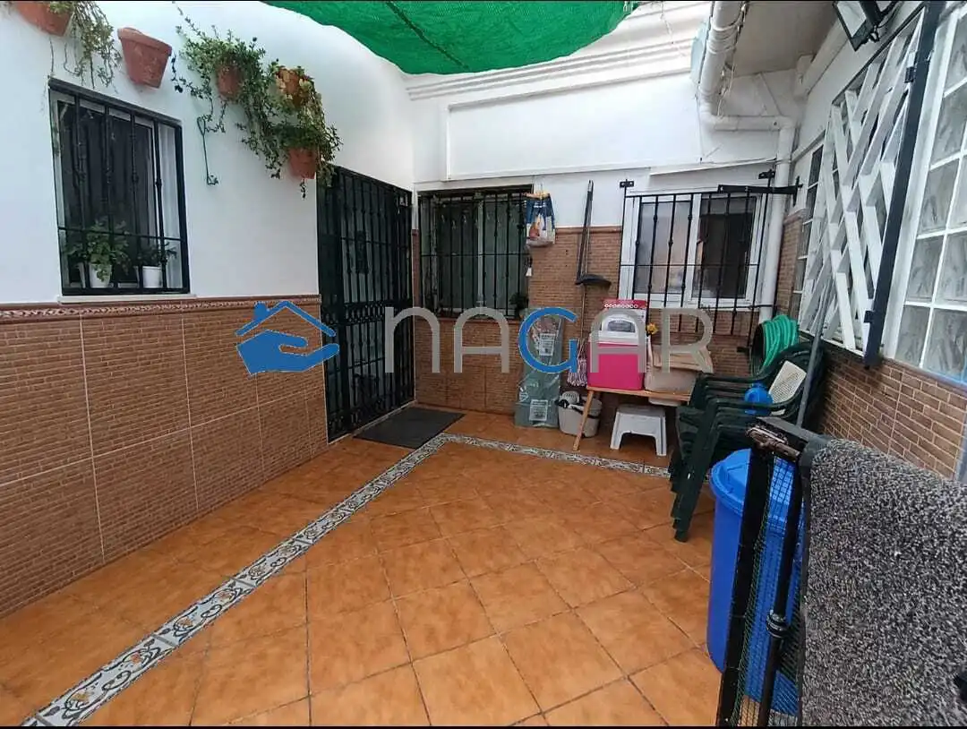 Casa o xalet en venda en La Línea de la Concepción amb Aire condicionat i Terrassa