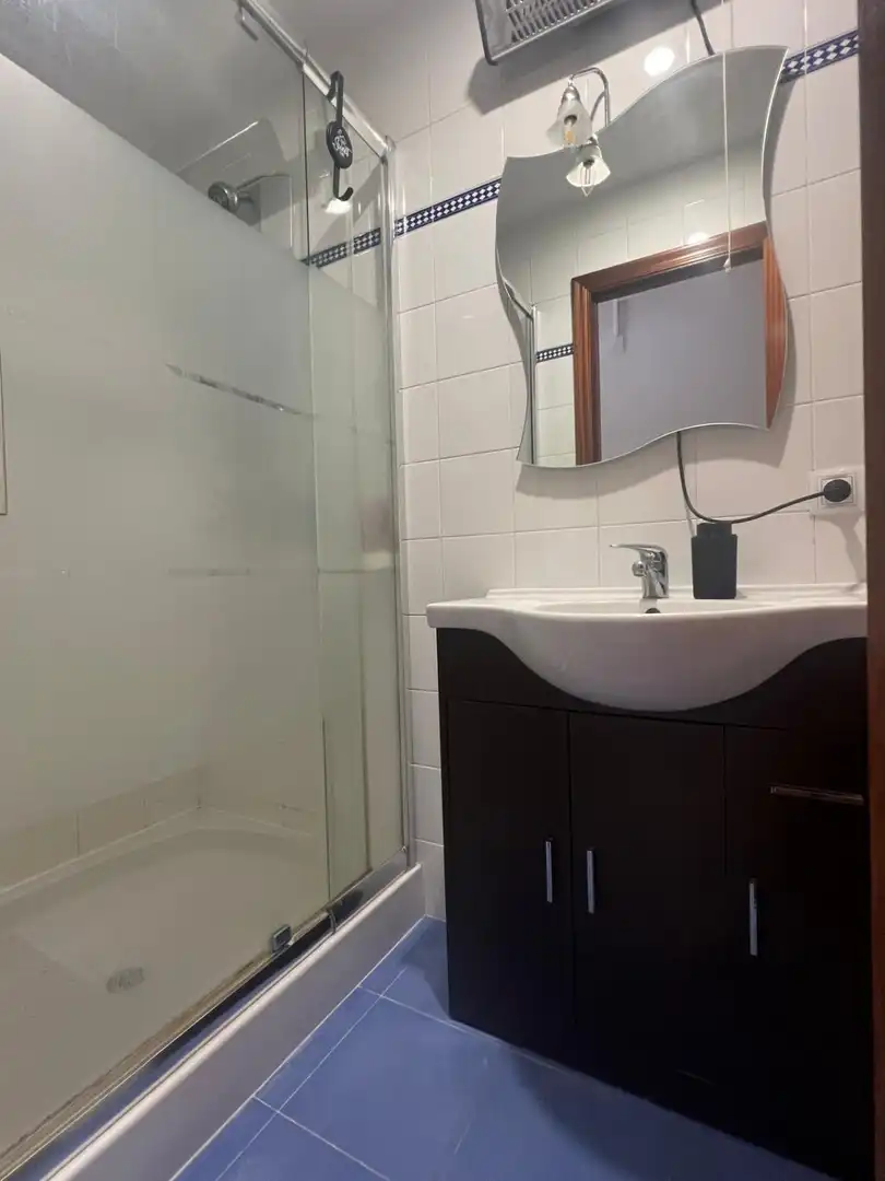 Baño de Piso en venta en Los Palacios y Villafranca con Aire acondicionado y Terraza
