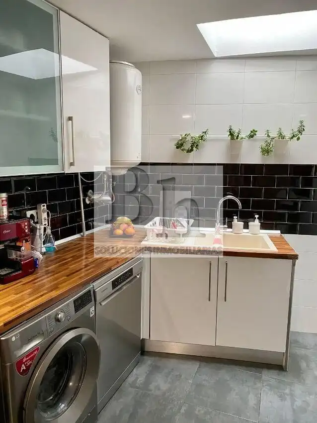 Kitchen of Houses for sale in Málaga  with Air Conditioner, Terrace and Furnished