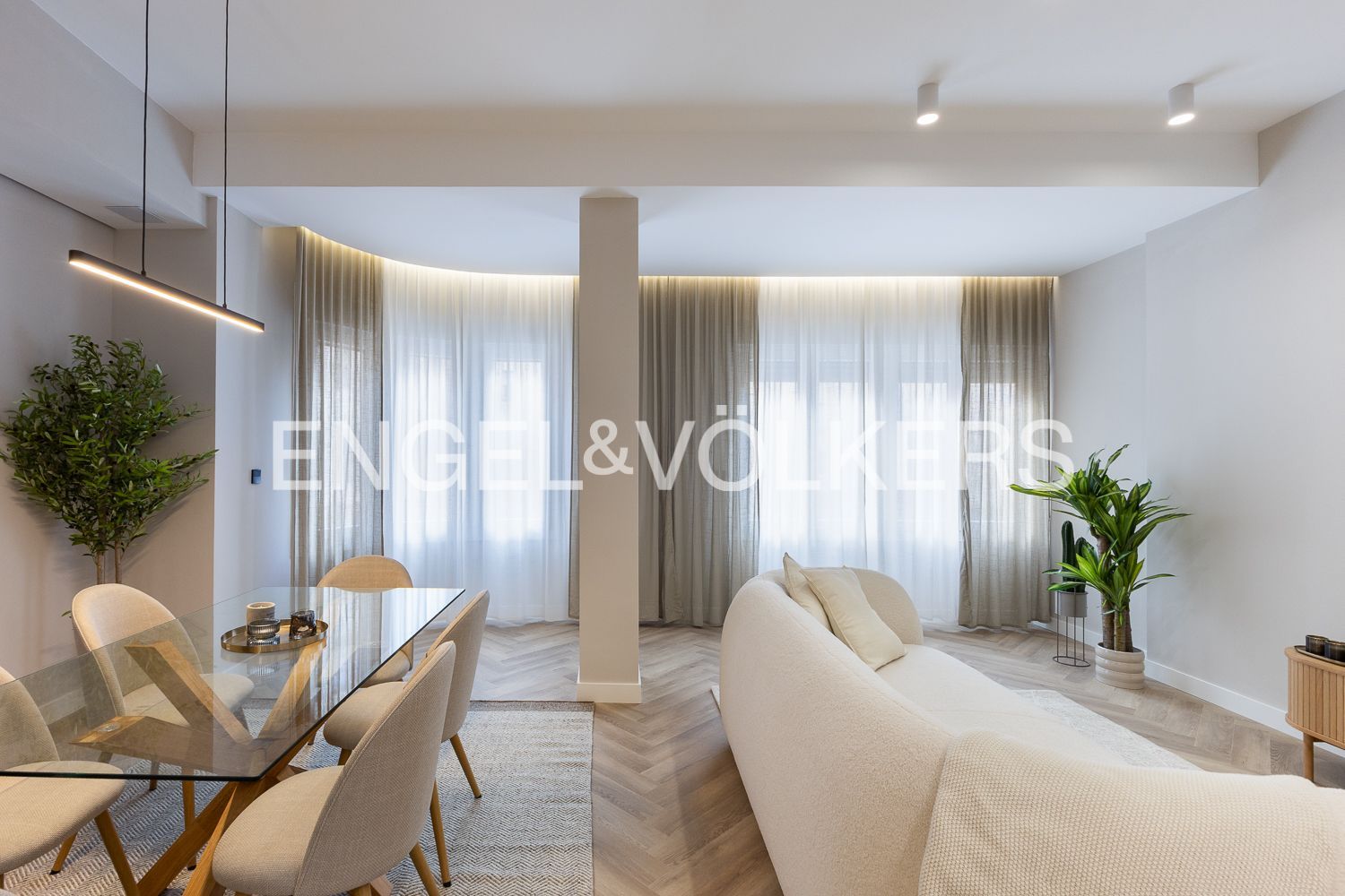 Living room of Apartment for sale in  Valencia Capital  with Air Conditioner, Heating and Parquet flooring