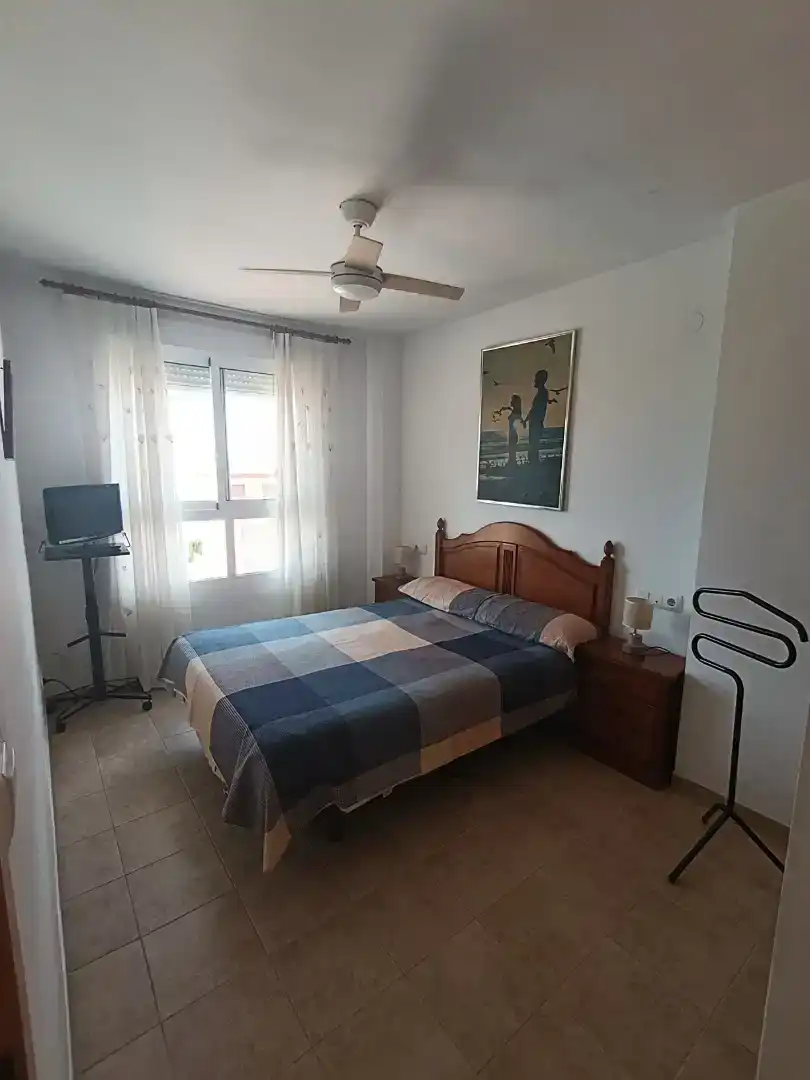 Schlafzimmer von Wohnungen zur Miete in Oliva mit Klimaanlage und Balkon