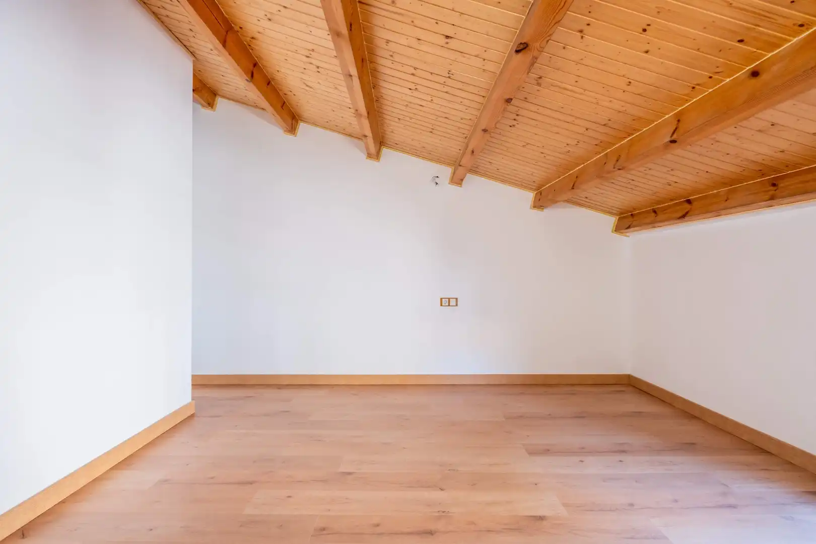 Houses for sale in Calatorao  with Air Conditioner, Terrace and Balcony