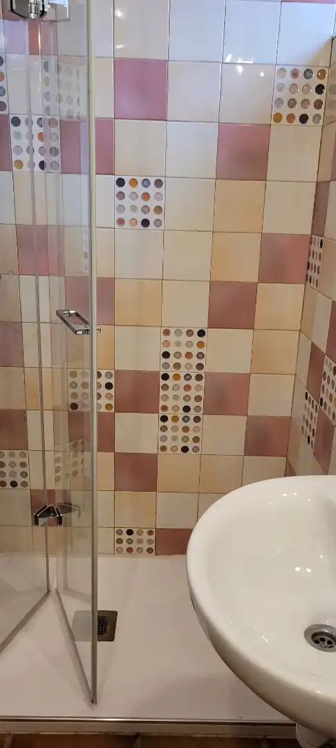 Bathroom of Study for rent in Cuenca  with Air Conditioner, Heating and Furnished