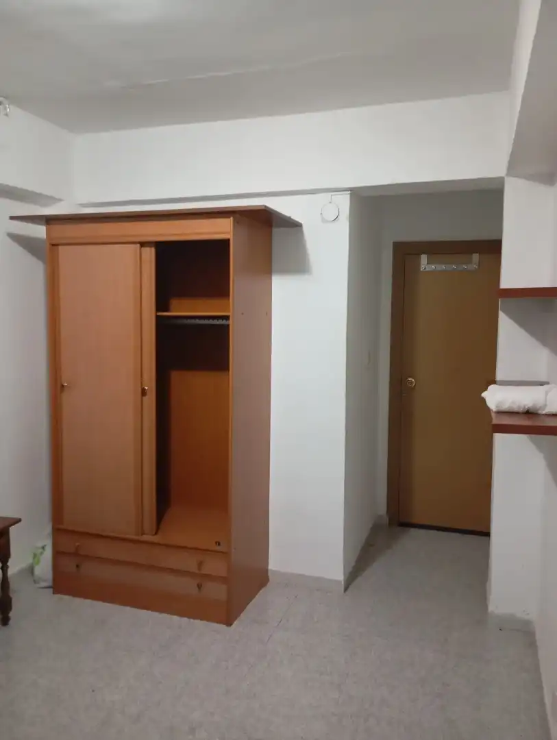 Dormitori de Pis en venda en Córdoba amb Aire condicionat, Moblat i Balcó