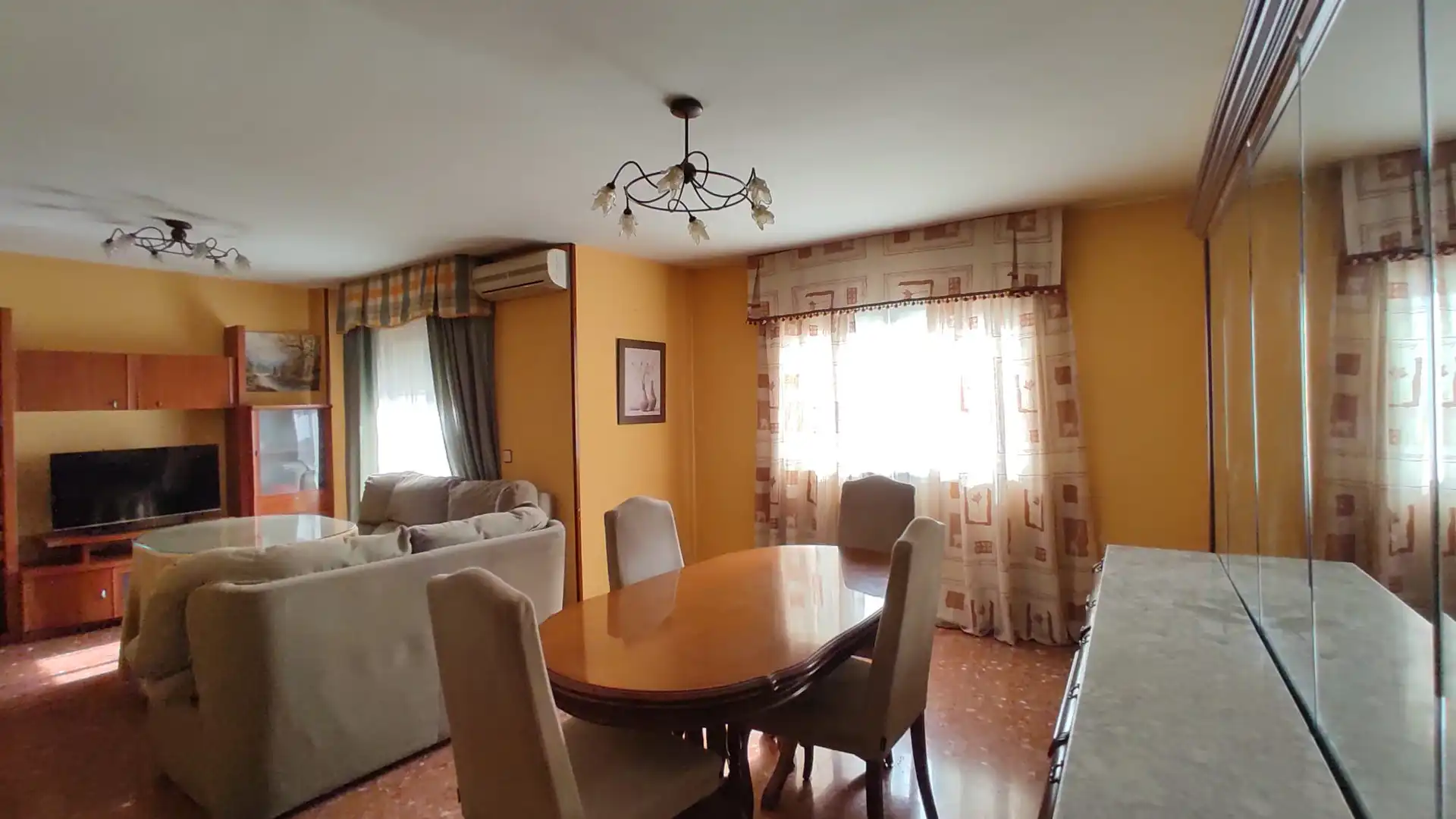 Piso con ascensor en venta en Martos, imagen 2