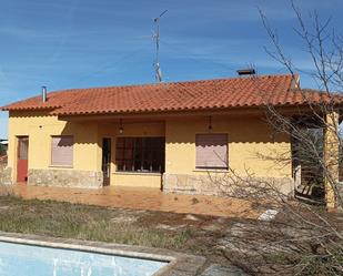 Exterior view of House or chalet for sale in Miranda de Azán  with Community pool