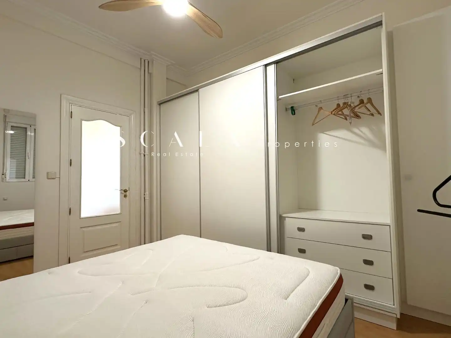 Wohnung zur Miete in Infanta Isabel, Jerónimos