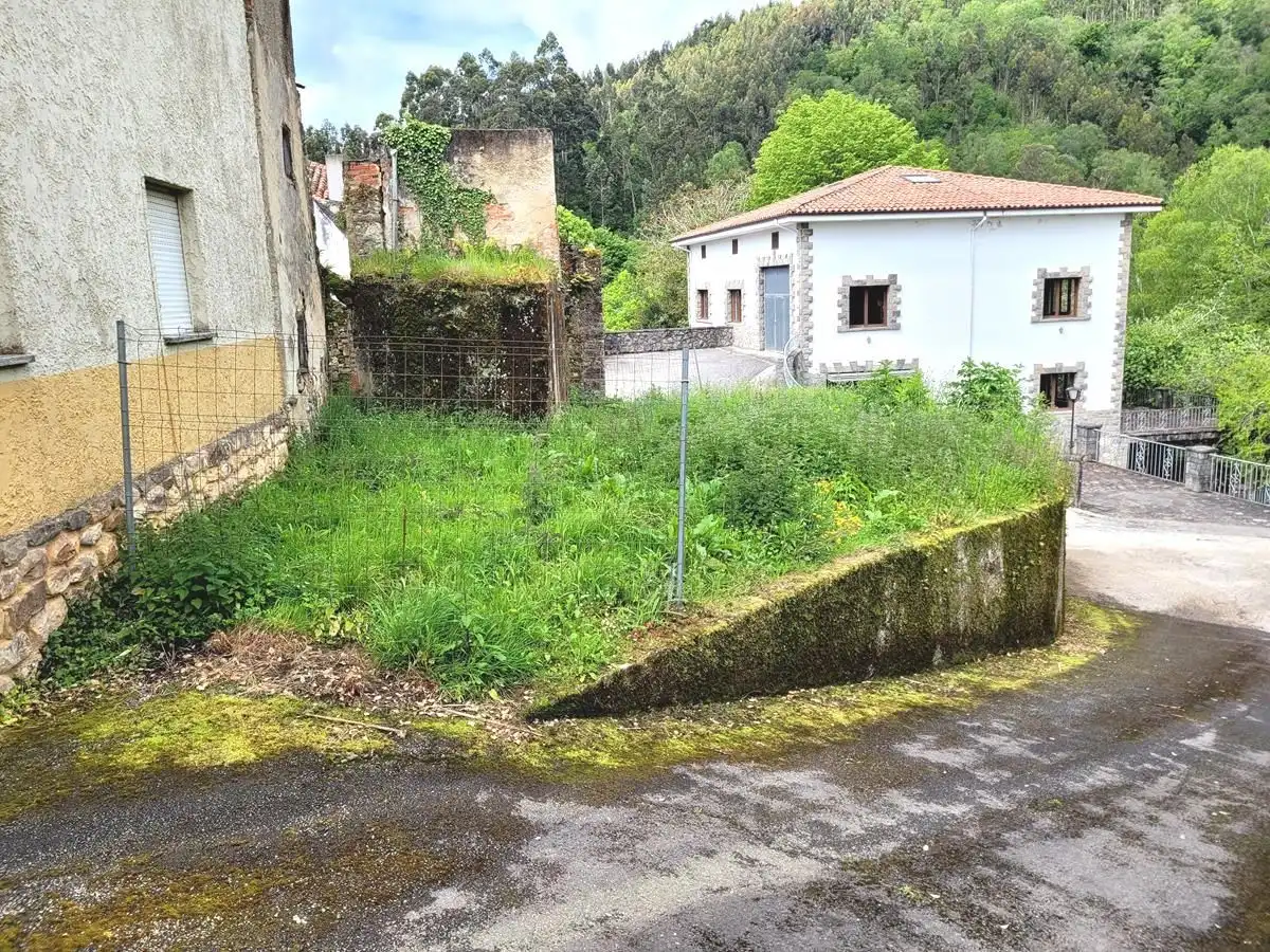 Casa o xalet en venda en Llanes amb Jardí privat