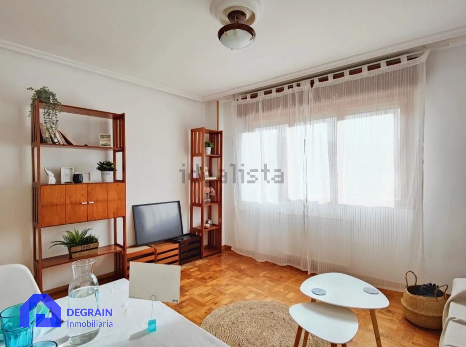 Habitación de Piso de alquiler en Oviedo  con Calefacción y Amueblado