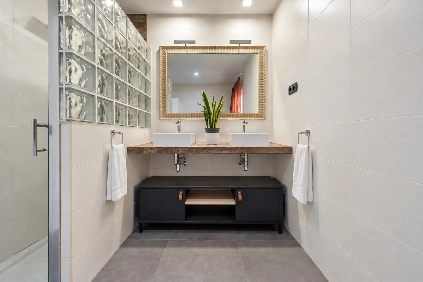 Bathroom of Houses for sale in El Catllar , Tarragona