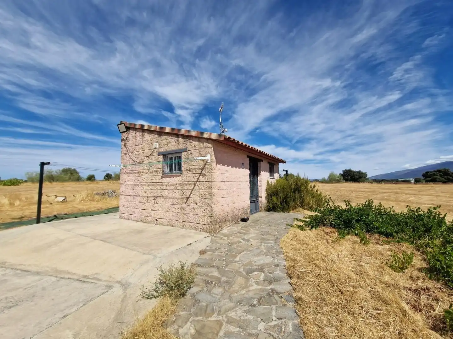 Exterior view of Houses for sale in Oliva de Plasencia  with Air Conditioner, Heating and Private garden