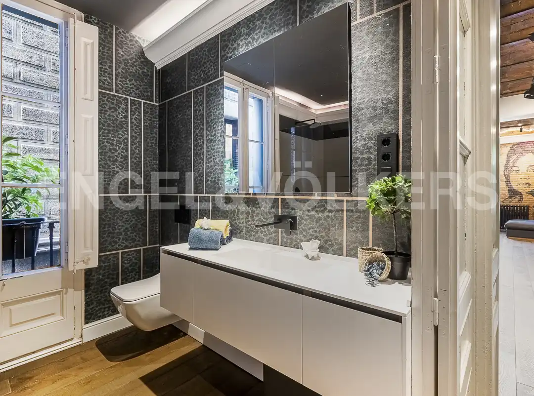 Baño de Piso de alquiler en Barcelona con Aire acondicionado, Calefacción y Parquet