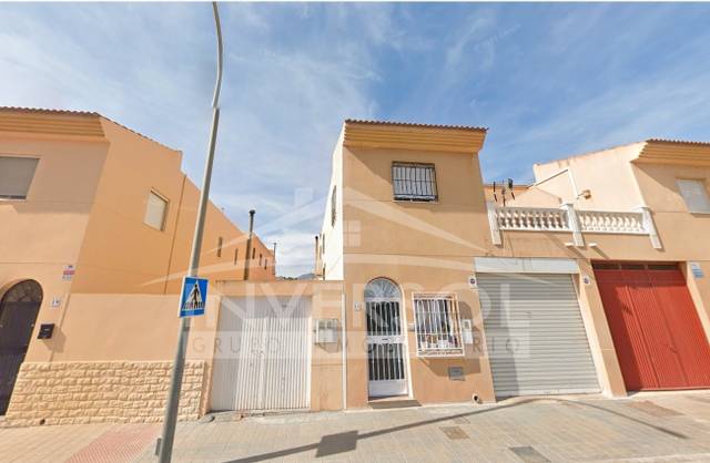 Casa-chalet en Venta en Calle Fernando Magallanes en San Isidro - Campohermoso