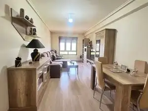 Sala d'estar de Pis en venda en Siero amb Calefacció, Parquet i Terrassa