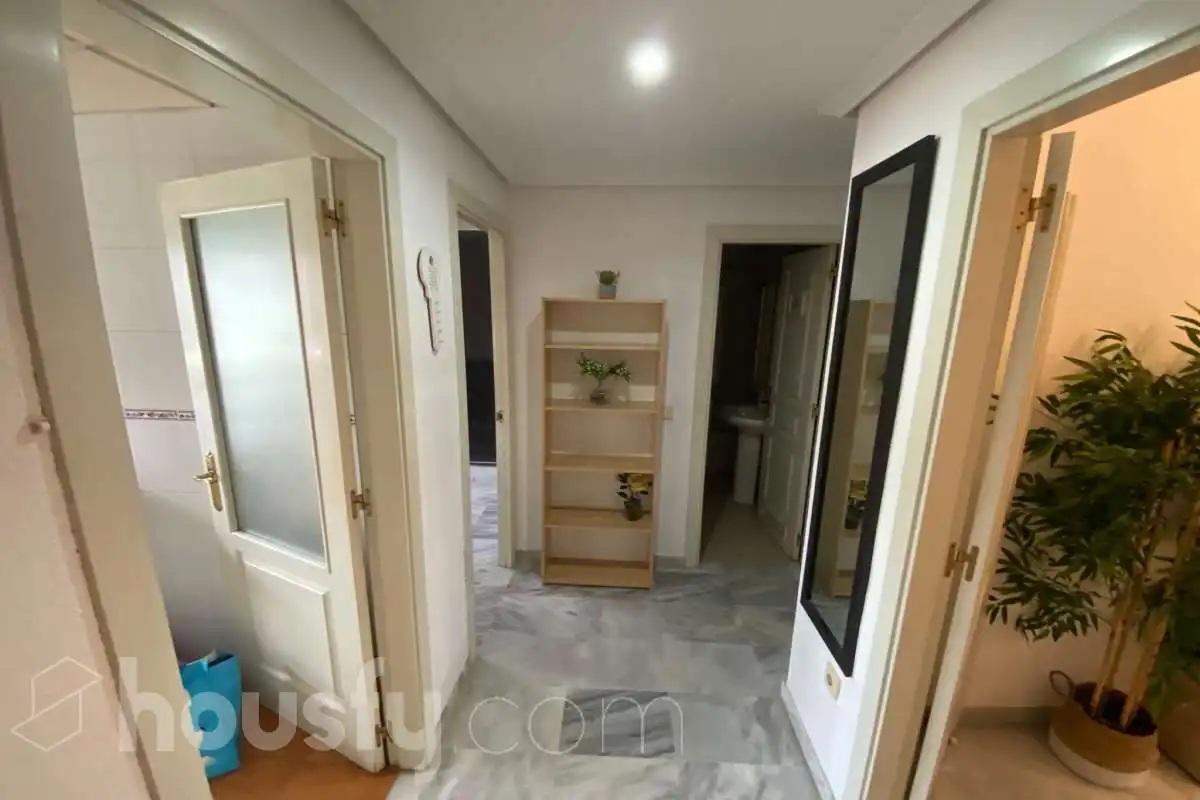 Wohnung zur Miete in Sevilla mit Klimaanlage, Heizung und Terrasse