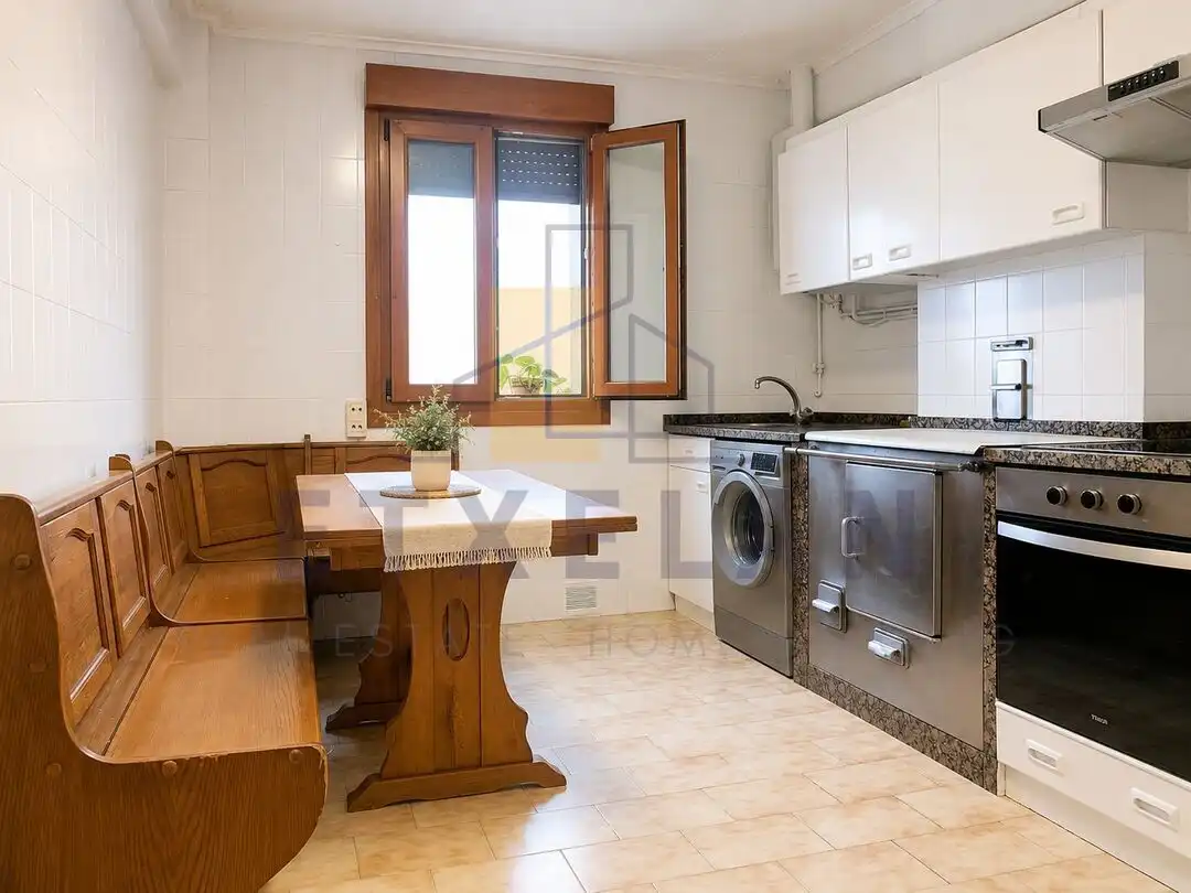 Küche von Wohnung zum Verkauf in Elgeta mit Heizung