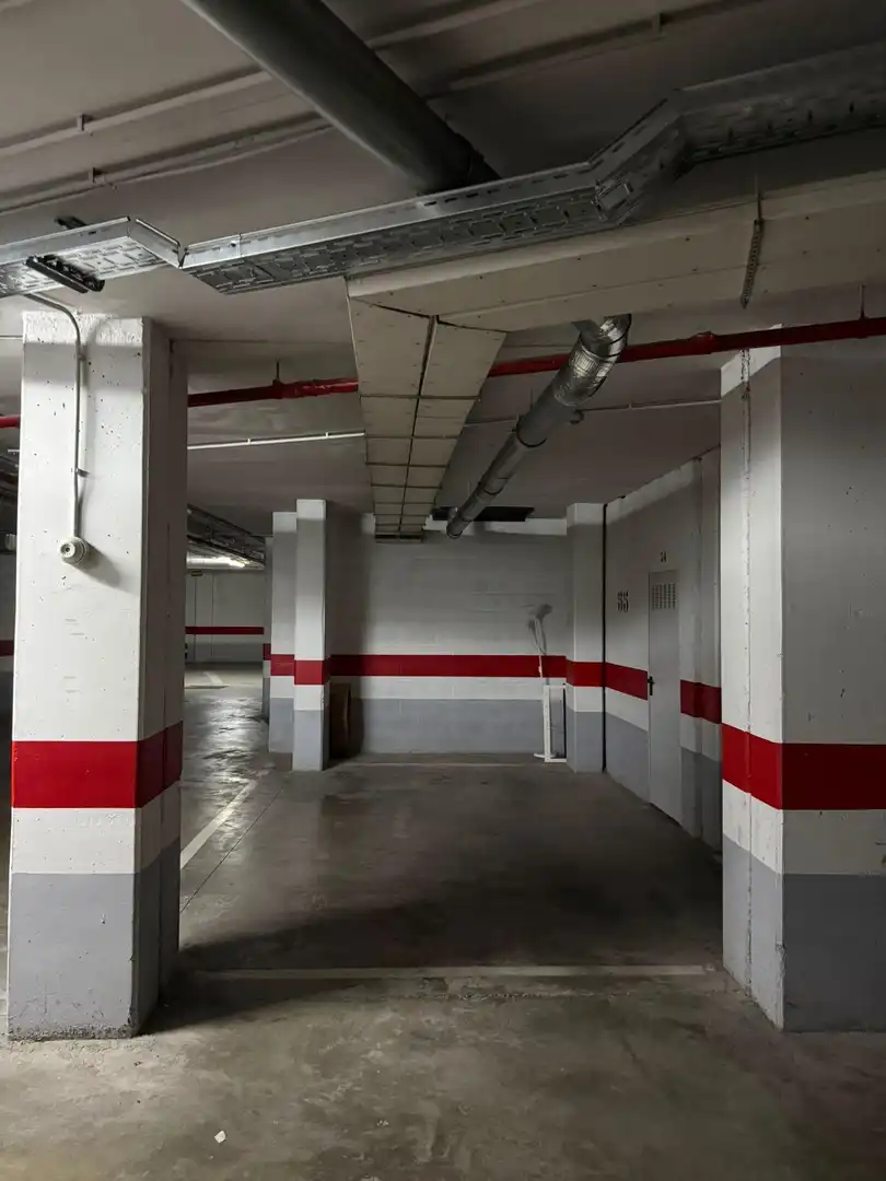 Parkplatz von Wohnung zum Verkauf in Huesca mit Klimaanlage, Heizung und Privatgarten