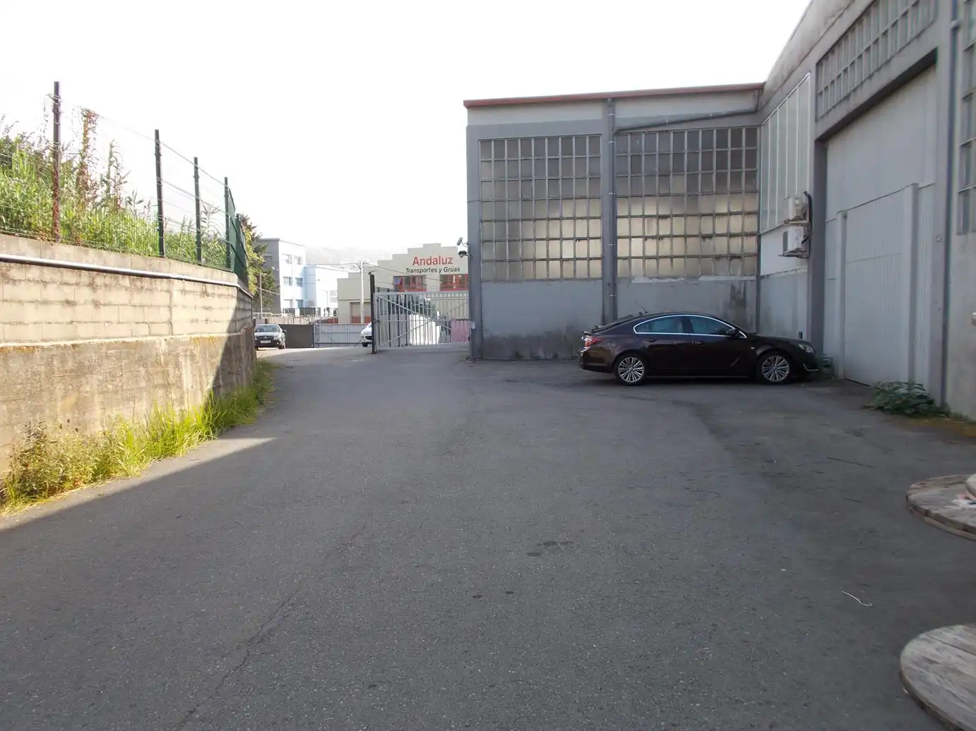 Vista exterior de Nave industrial en venta en Vigo 