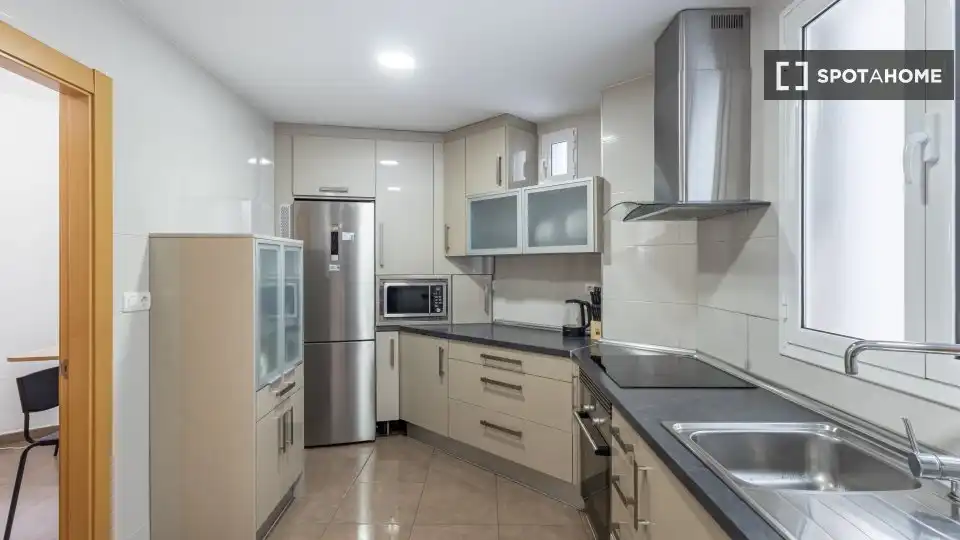 Cocina de Piso de alquiler en Granada con Aire acondicionado, Calefacción y Amueblado