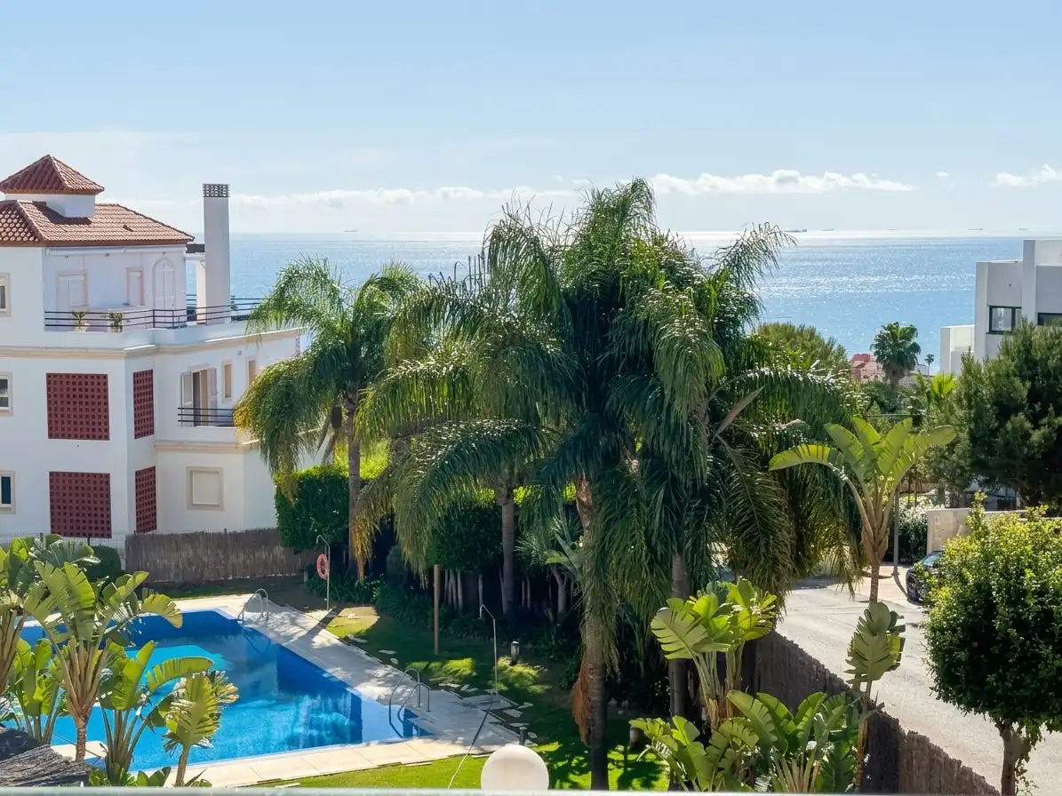 Piscina de Apartamento en venta en Manilva con Aire acondicionado, Calefacción y Terraza