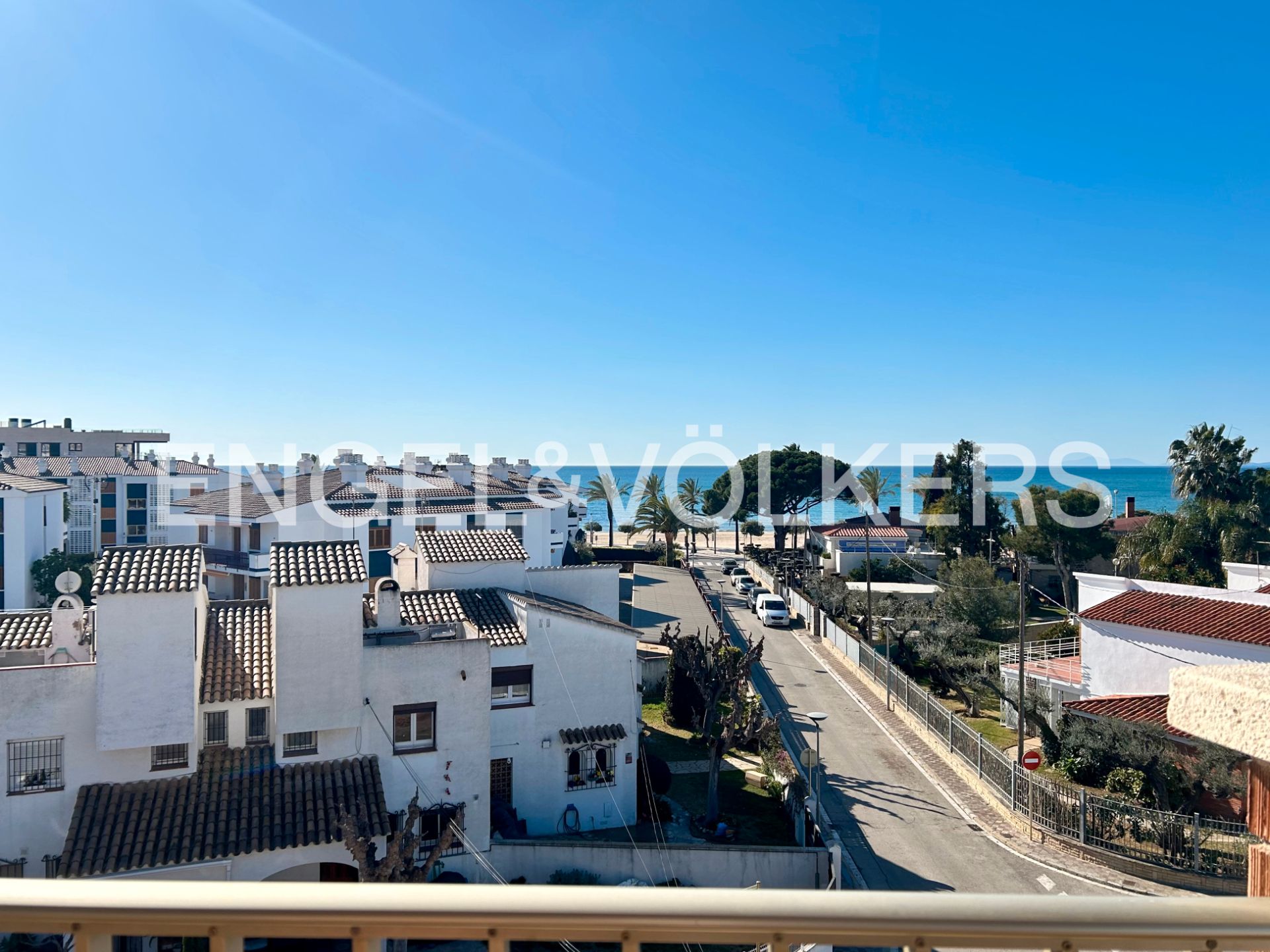 Vista exterior de Àtic en venda en Cambrils amb Aire condicionat, Calefacció i Terrassa