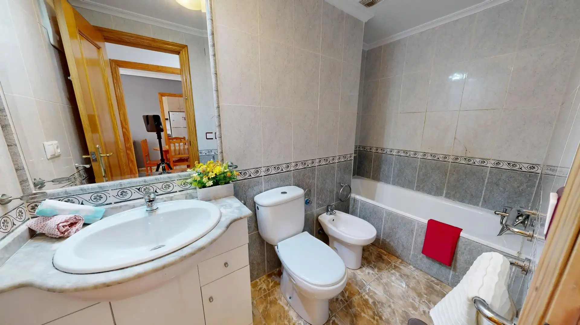 Baño de Apartamento en venta en Torrevieja con Amueblado, Balcón y Piscina comunitaria