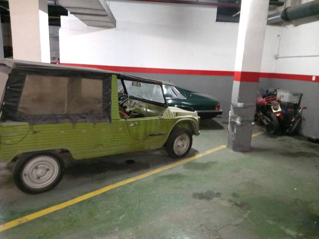 Garaje en Venta en Carrer de Violant d'Hongria Reina d'Aragó en Sants