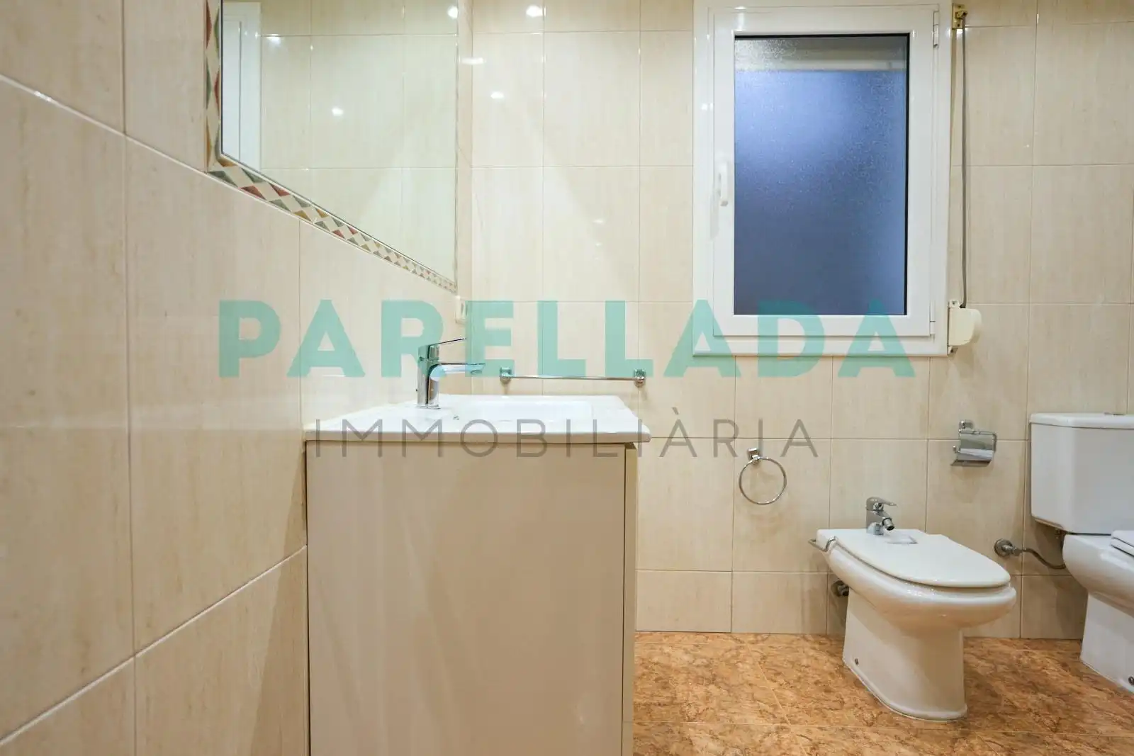 Bathroom of Flat for sale in Badalona
