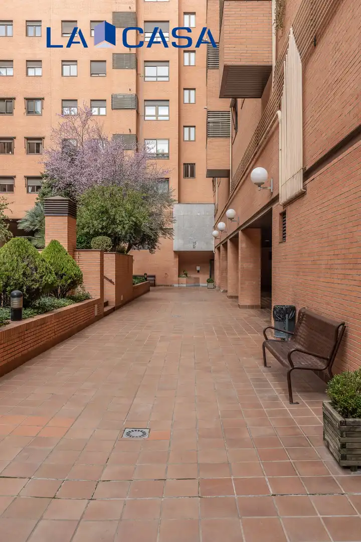Terrassa de Pis en venda en Madrid amb Calefacció i Piscina