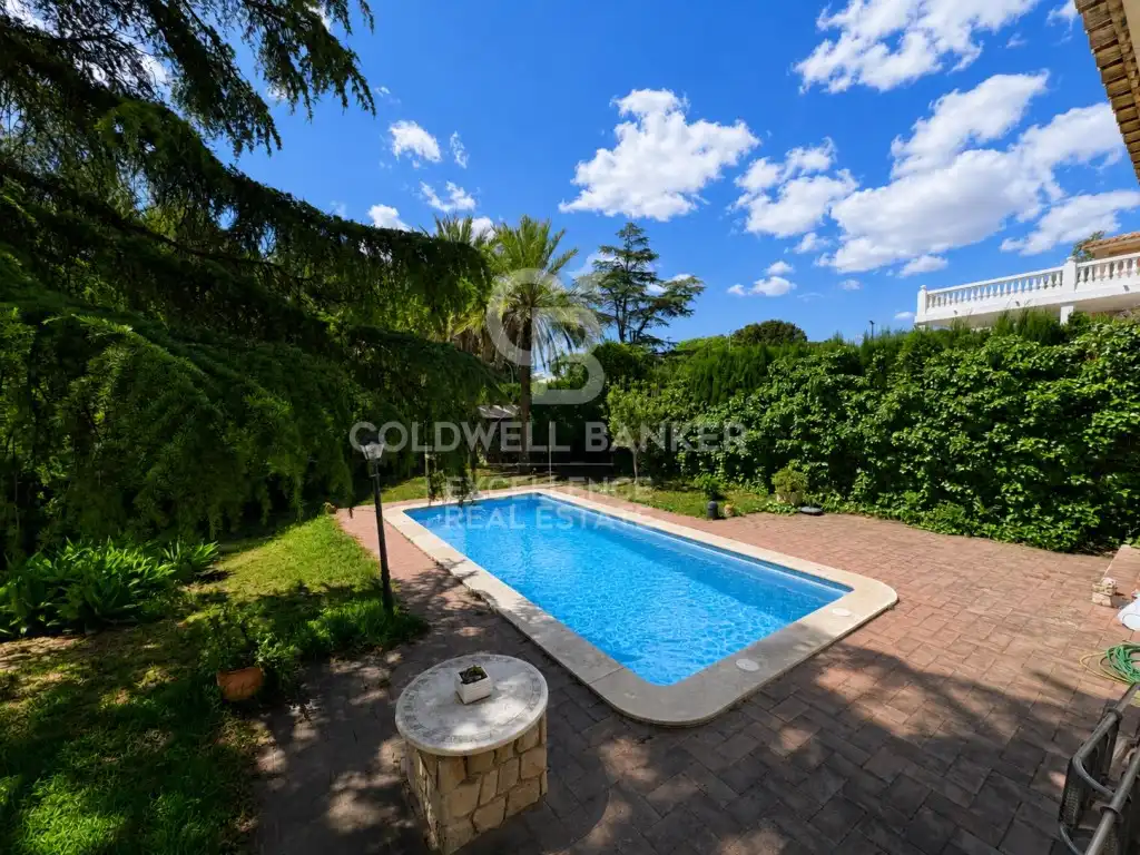 Piscina de Casa o xalet en venda en Torrent amb Aire condicionat, Calefacció i Jardí privat