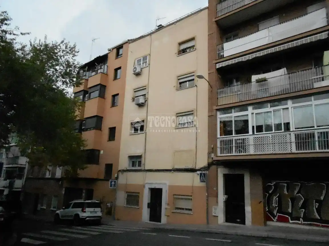 Piso en venta en Los Cármenes, Latina