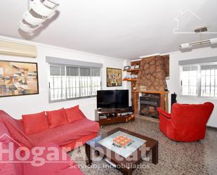 Living room of House or chalet for sale in Chiva  with Air Conditioner, Terrace and Swimming Pool