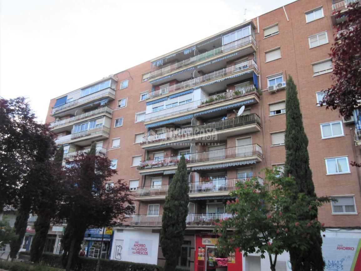 Piso en venta en Av. de Portugal, Norte - Universidad