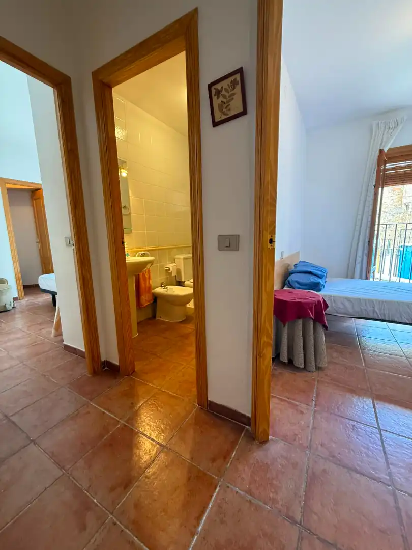 Bany de Casa adosada en venda en Cortes de Arenoso amb Calefacció, Moblat i Forn
