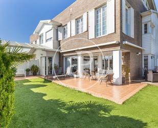 Exterior view of Single-family semi-detached for sale in Sant Quirze del Vallès  with Air Conditioner, Heating and Private garden