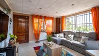 Sala d'estar de Casa o xalet en venda en Onda amb Terrassa i Piscina