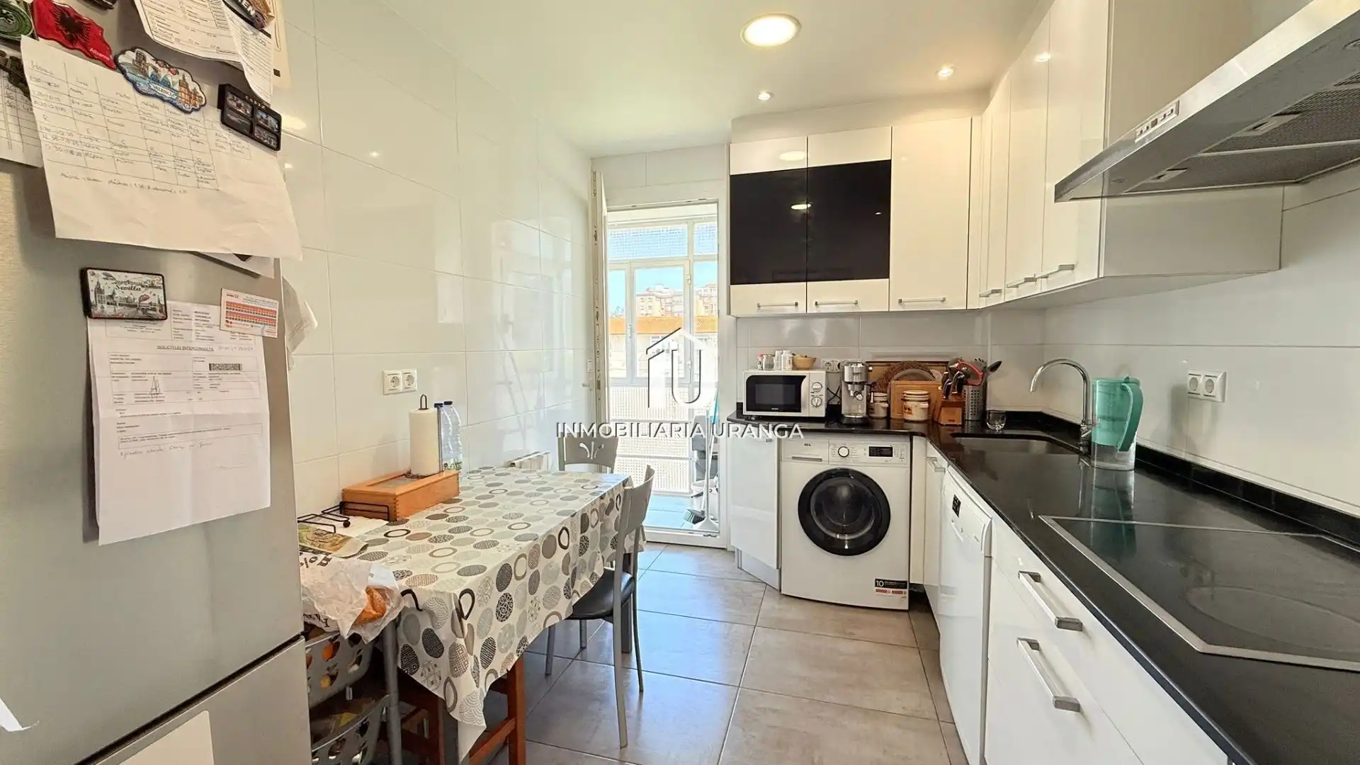 Cocina de Piso en venta en Laredo con Calefacción y Terraza