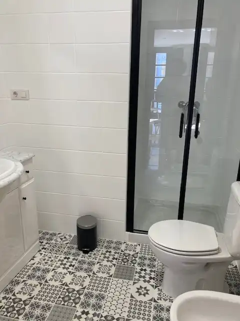 Bathroom of Study for rent in Ourense Capital   with Heating, Furnished and Oven
