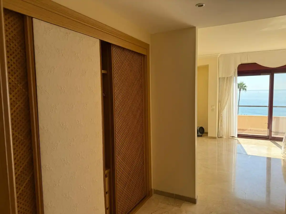 Maisonette zur Miete in Estepona mit Terrasse, Schwimmbad und Gemeinschaftspool