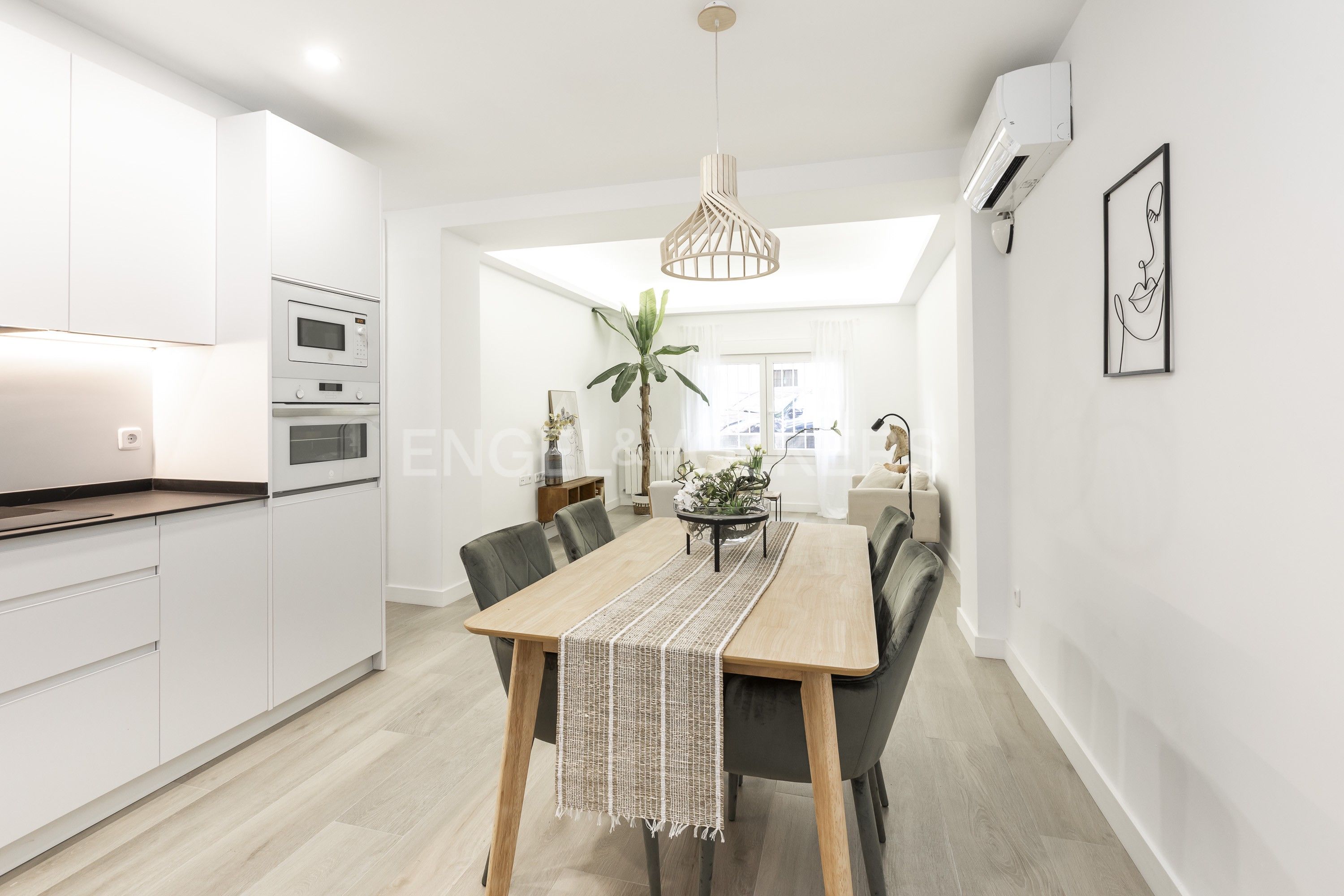 Dining room of Apartment for sale in  Madrid Capital  with Air Conditioner, Heating and Private garden