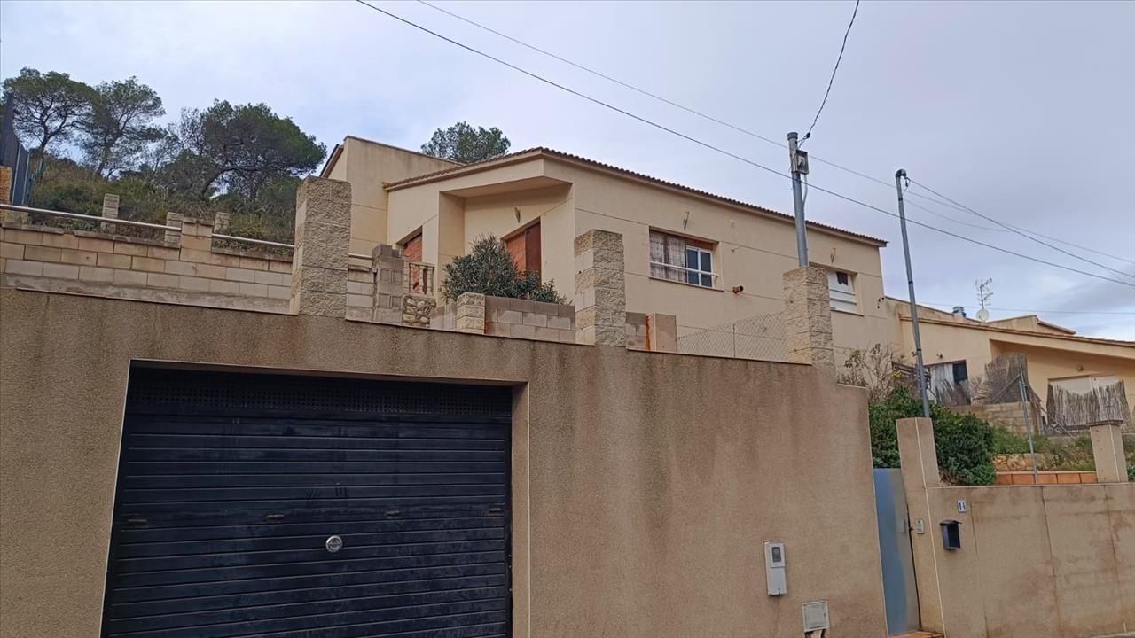 Exterior view of House or chalet for sale in Canyelles