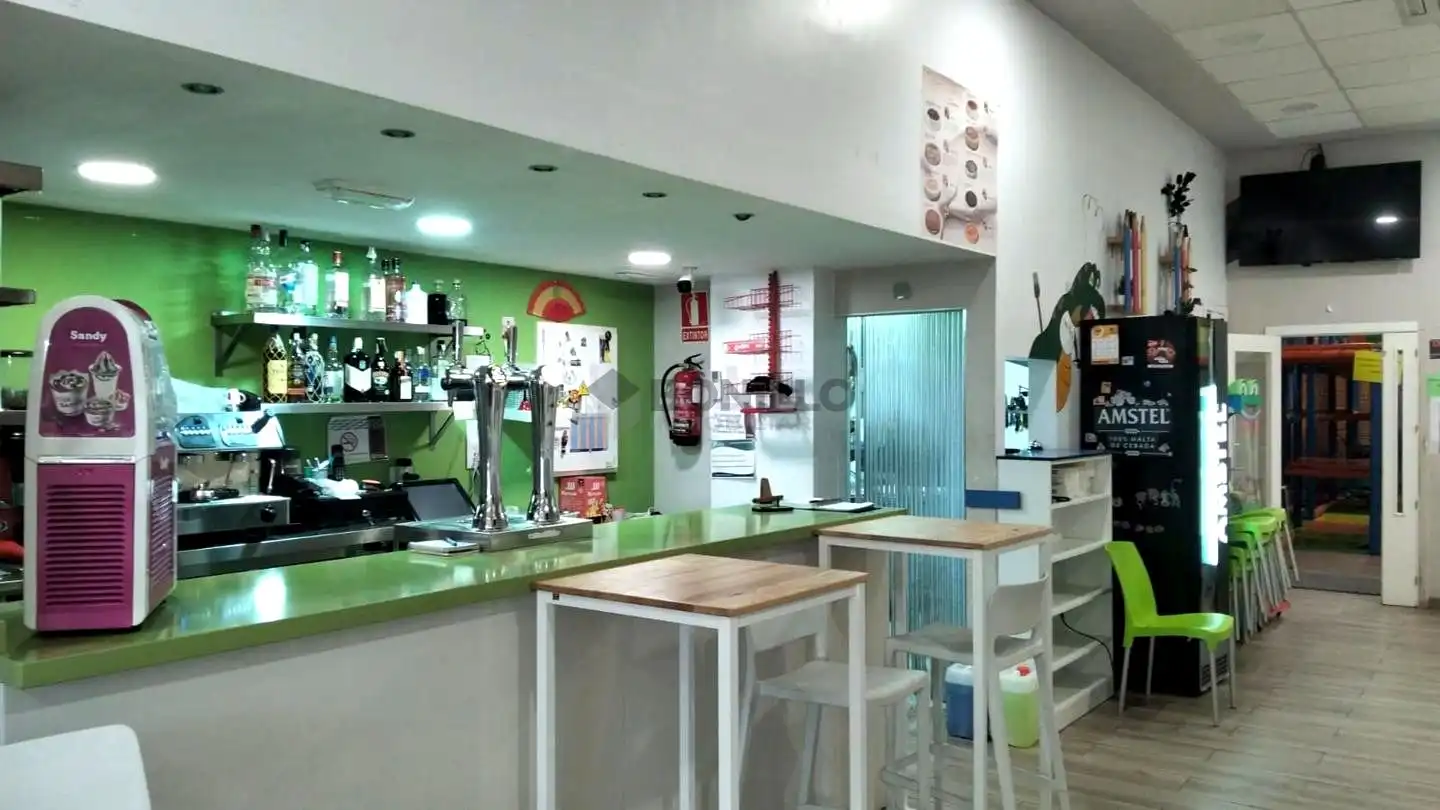 Local de alquiler en Teruel con Aire acondicionado y Amueblado