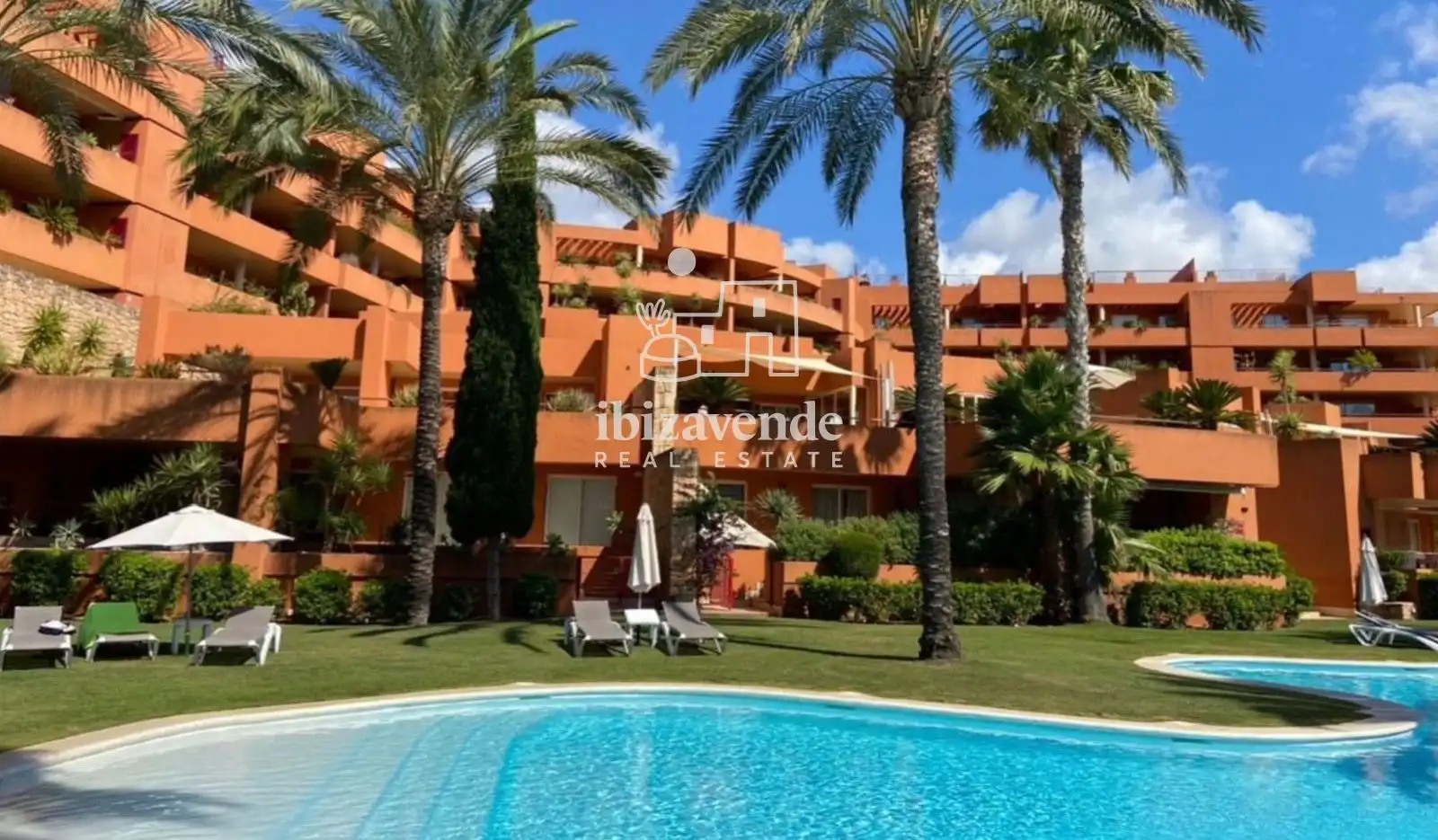 Vista exterior de Pis de lloguer en Santa Eulària des Riu amb Aire condicionat, Calefacció i Terrassa